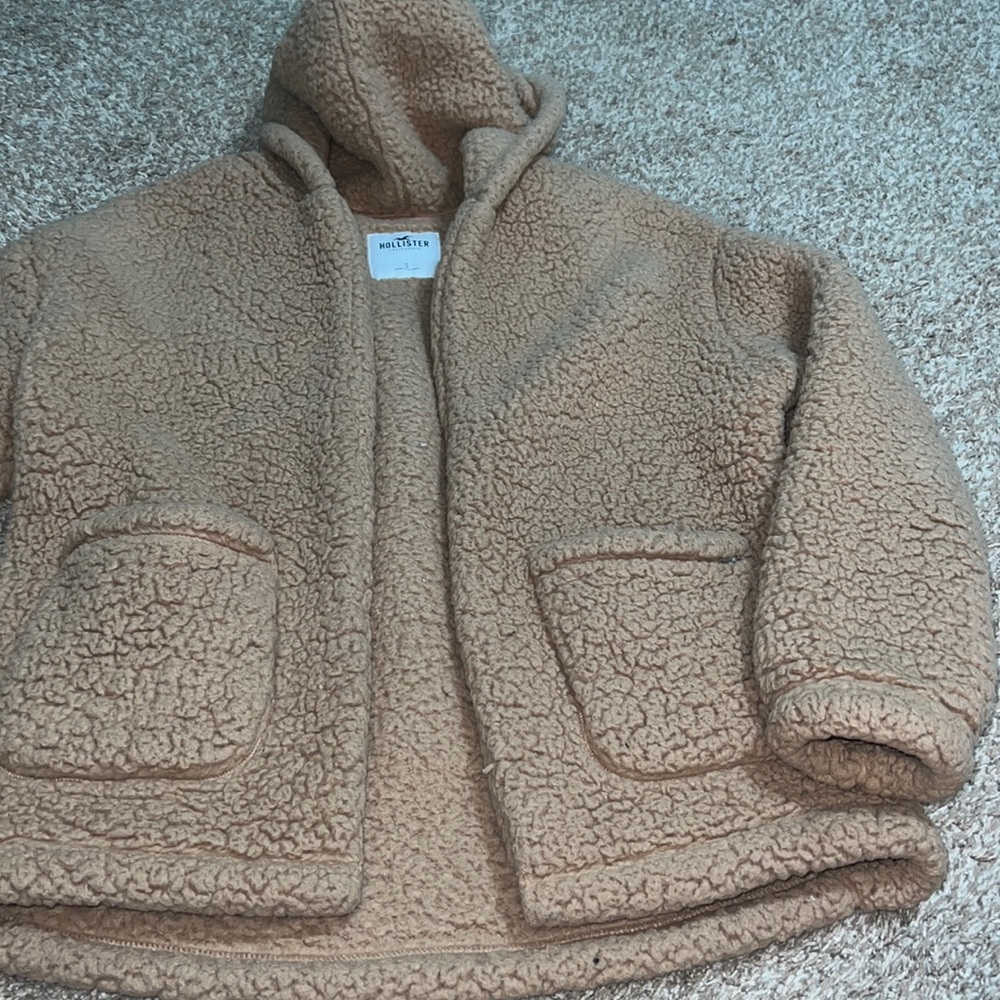 Big Hollister fluffy coat